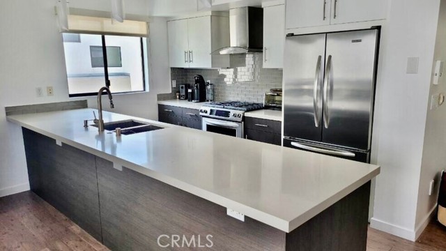 Property photo of 121 E Walnut AV