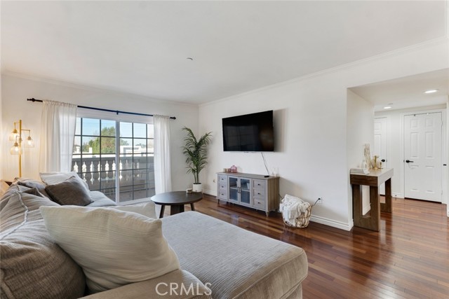 Photo of 4832 Whitsett Av