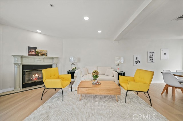 Property photo of 32 Damond