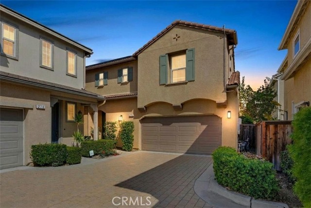 Property photo of 271 W Sparkleberry