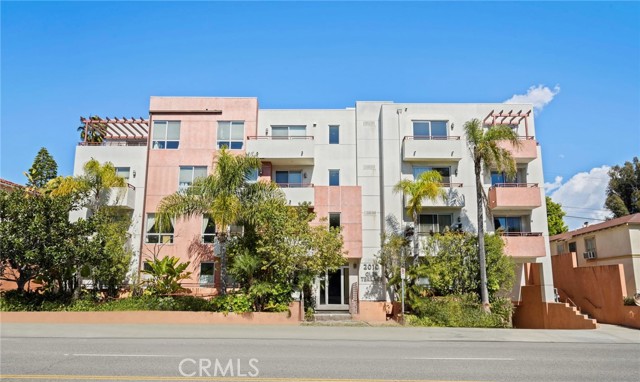Property photo of 2010 S Beverly Glen BL