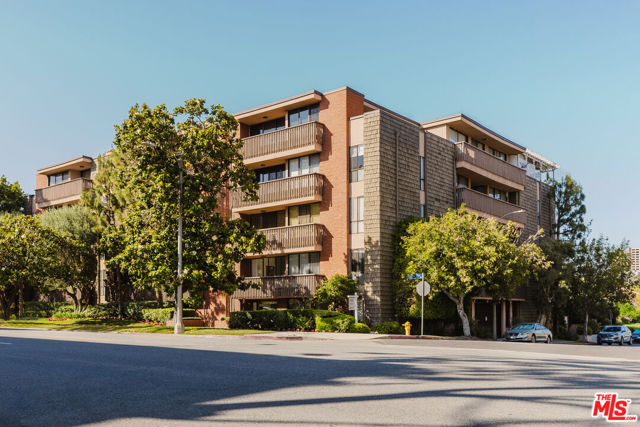 Property photo of 2276 S Beverly Glen BL