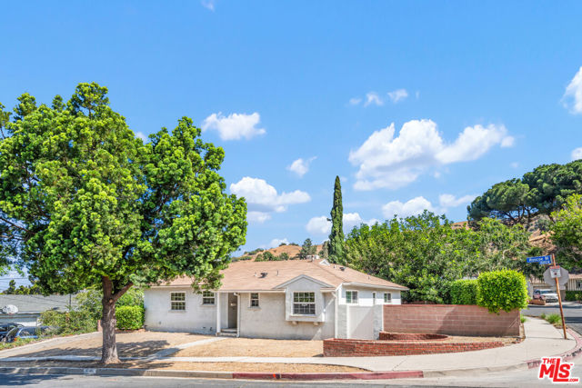 Photo of 10101 Roscoe Bl