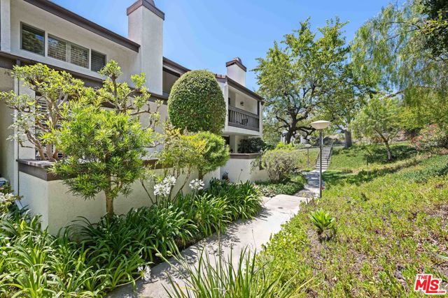 Property photo of 1622 Palisades DR