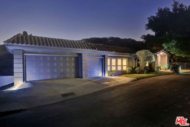 Property photo of 3636 Camino De La Cumbre
