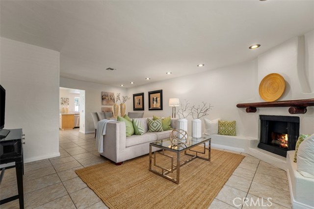 Photo of 3733 N Harbor Bl