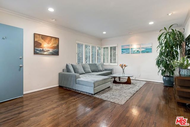 Property photo of 927 20th ST