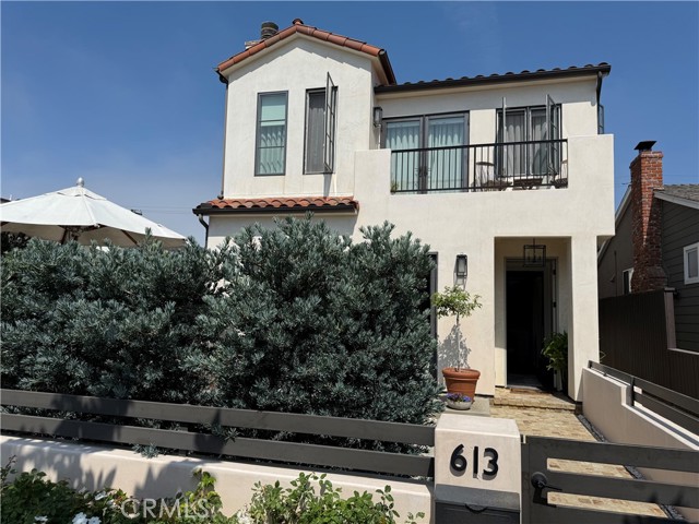 Property photo of 613 Larkspur AV
