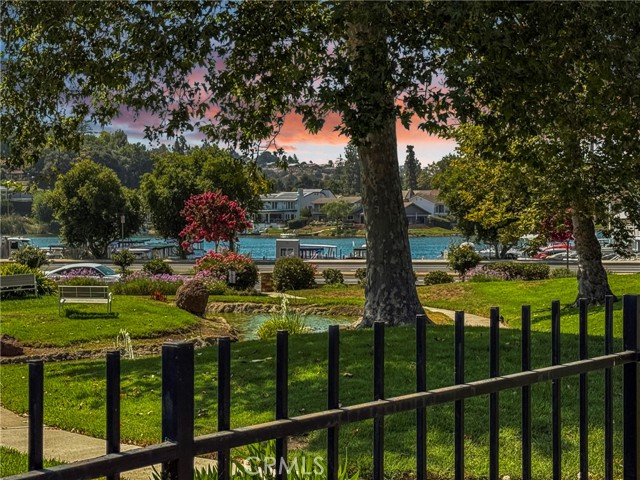 Photo of 3633 Summershore Ln