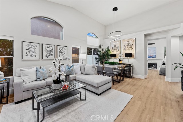 Photo of 911 S Firefly