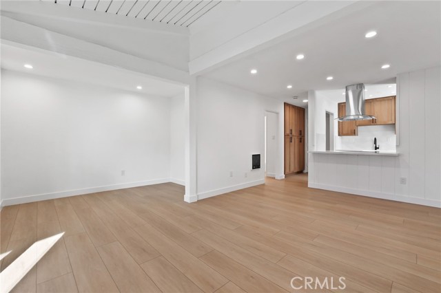 Property photo of 1030 W Macarthur