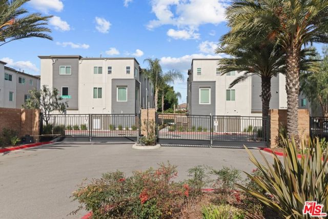 Property photo of 14047 Pearl LN