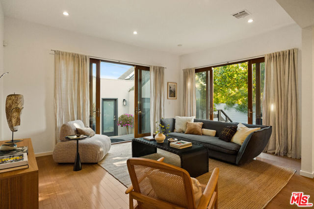 Property photo of 1126 Grant AV