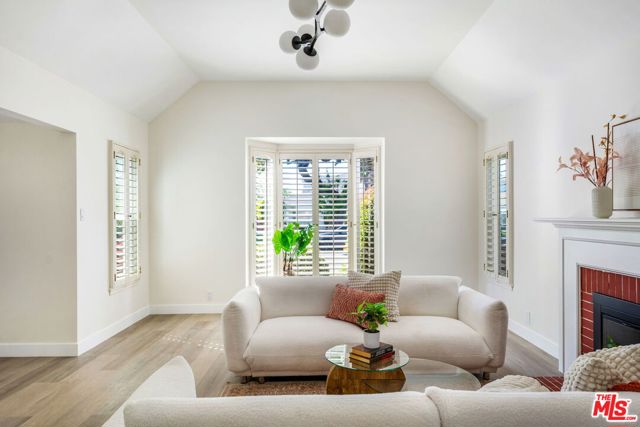 Property photo of 3770 Somerset DR