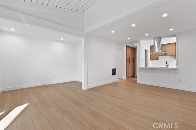 Property photo of 1030 W Macarthur