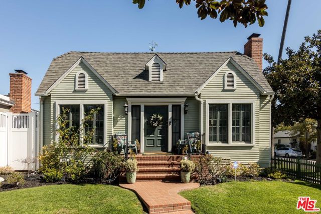 Property photo of 880 WELLESLEY AV