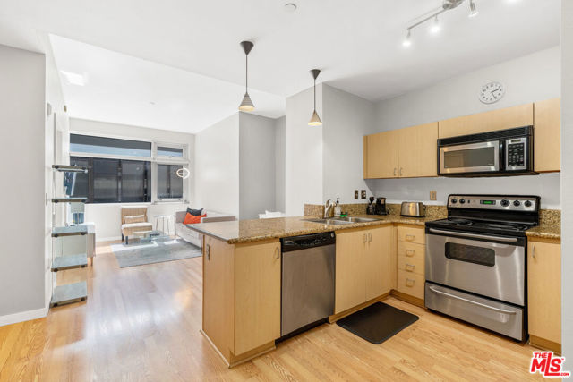 Property photo of 630 W 6th ST
