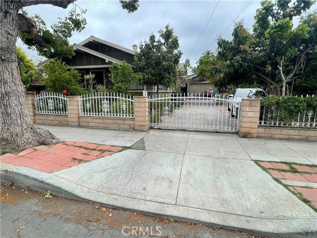 Property photo of 1230 E 8th