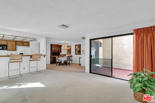 Photo of 7255 Balboa Bl