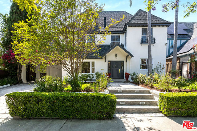 Property photo of 731 S Longwood AV