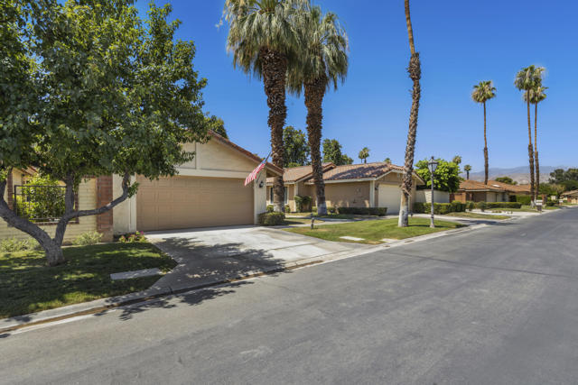 Photo of 417 N Sierra Madre