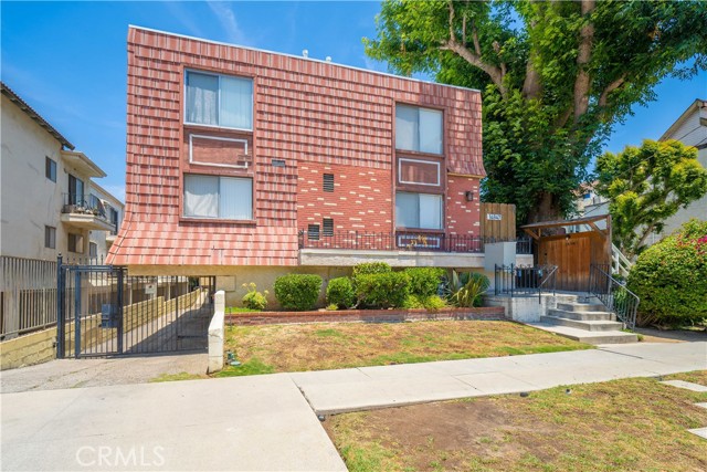 Property photo of 14947 Dickens ST