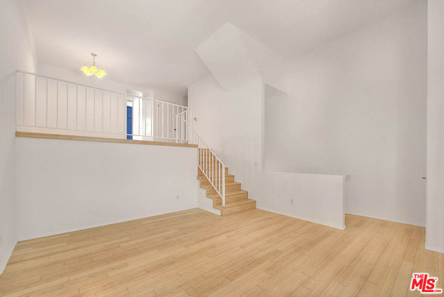 Photo of 8741 Darby Av