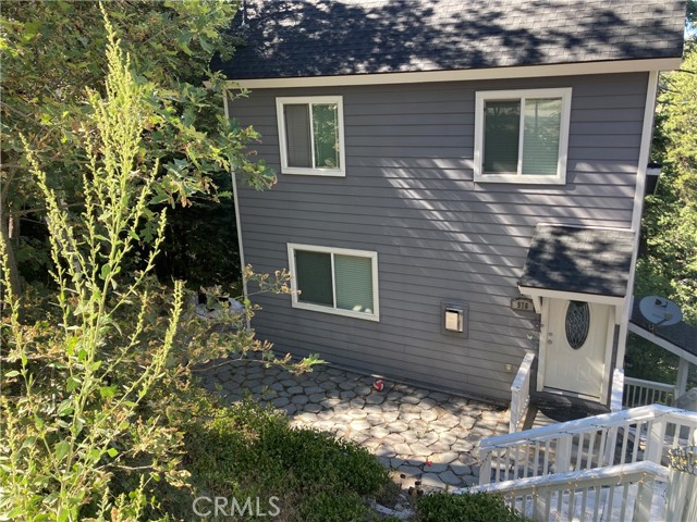 Property photo of 576 Rose LN