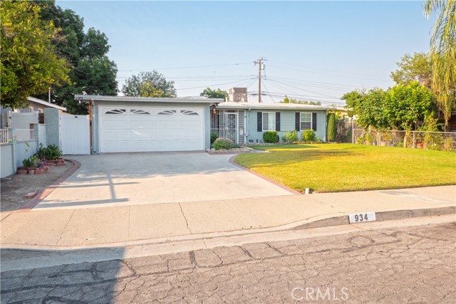 Property photo of 934 Hallwood AV