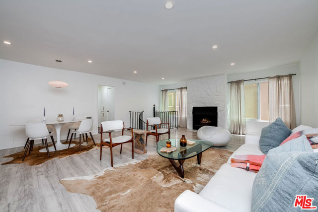 Property photo of 16 Quarterdeck ST