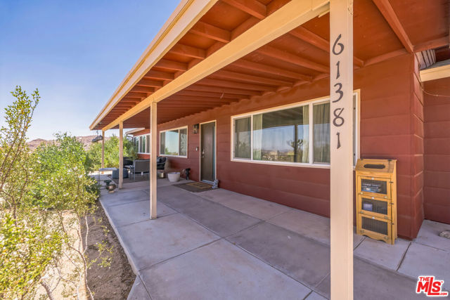 Property photo of 61381 Alta Mura DR