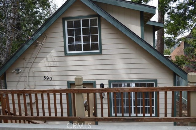 Property photo of 590 Rose LN