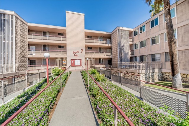 Property photo of 6979 Palm Court