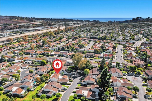 Property photo of 33102 Halfmoon CT