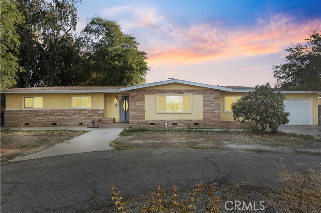 Property photo of 1929 E Oakland