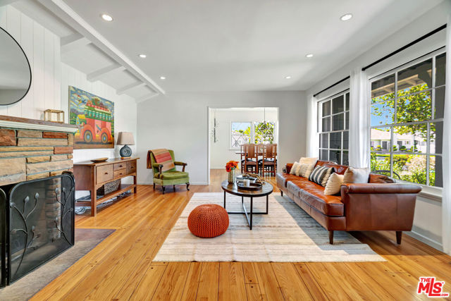 Property photo of 5102 Vesper AV