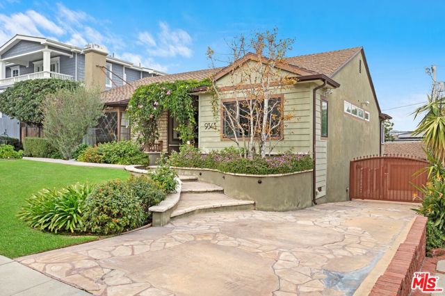 Property photo of 9343 Sawyer ST