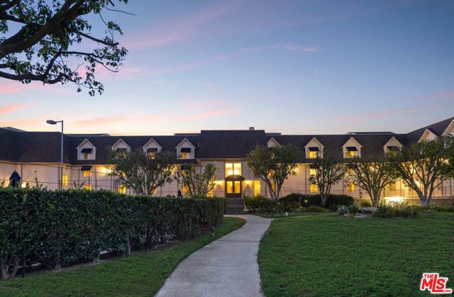 Property photo of 2385 Roscomare RD