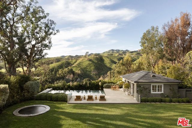 Property photo of 1319 Amalfi DR