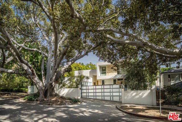 Property photo of 2410 N Vermont AV