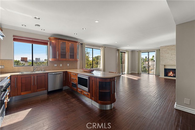 Property photo of 152 S Oakhurst DR