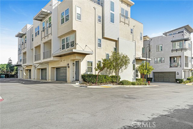 Photo of 572 E Imperial