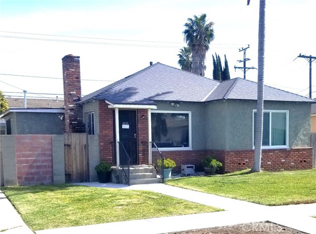 Property photo of 2122 N Locust AV