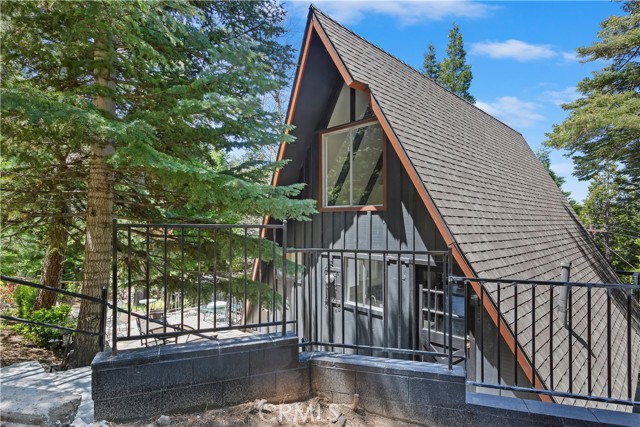 Property photo of 323 Mittry LN