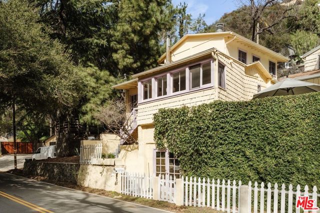 Photo of 922 Old Topanga Canyon Rd