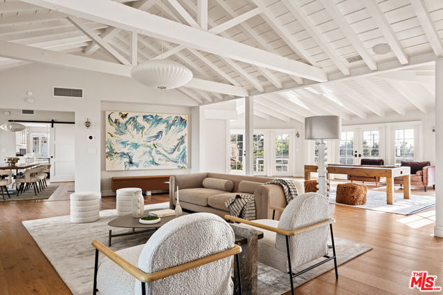 Property photo of 12417 Mulholland DR