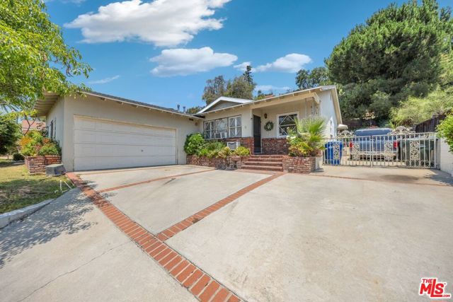 Property photo of 733 Crescent DR
