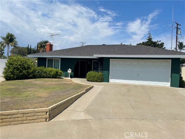 Property photo of 2233 E Everett PL