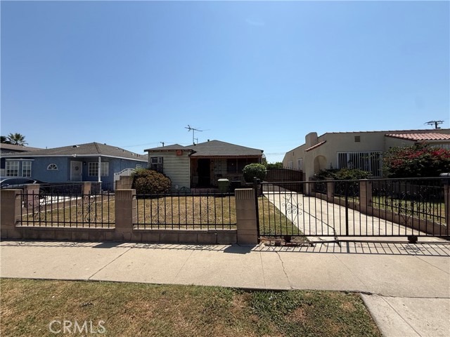 Property photo of 126 E 118th PL