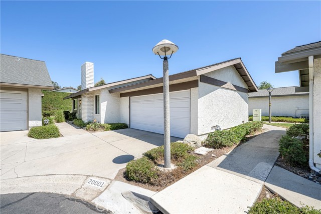 Photo of 20001 Wildwood Ct